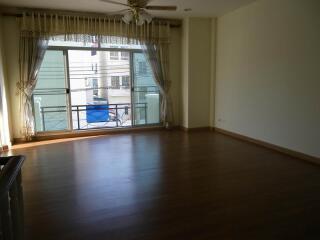 For Sale and Rent Bangkok Home Office Srinakarin Suan Luang