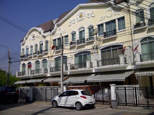 For Sale and Rent Bangkok Home Office Srinakarin Suan Luang