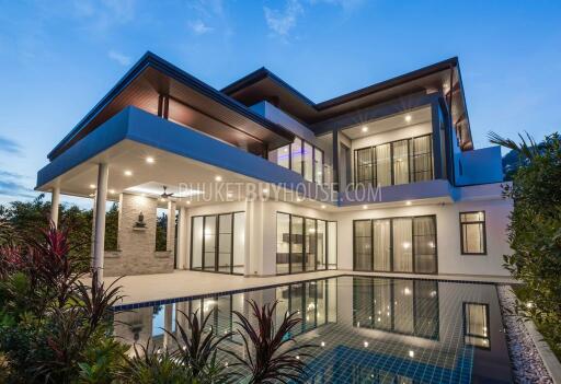 NAI5411: Luxury 3 Bedroom Villa near Nai Harn beach