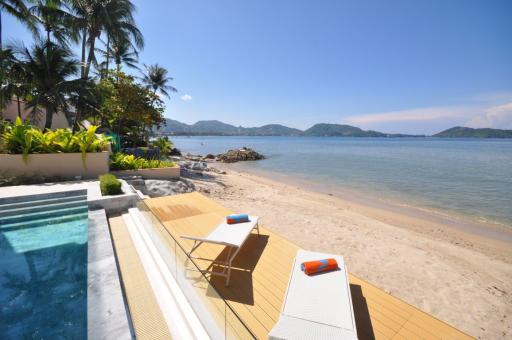 Beachfront 3 bedrooms villa in Kalim