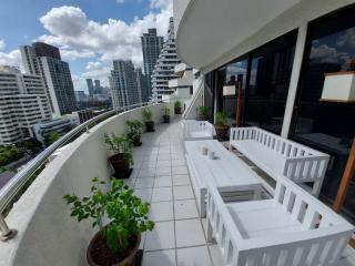 For Sale and Rent Bangkok Condo Supalai Place Sukhumvit 39 BTS Phrom Phong Watthana