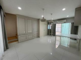 For Sale Bangkok Town House Rama 9 Suan Luang