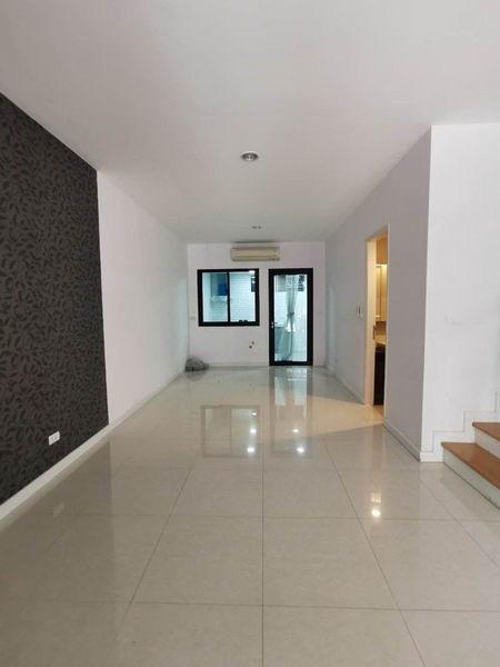 For Rent Bangkok Town House Flora Marigold Sathu Pradi BTS Chong Nonsi Yan Nawa