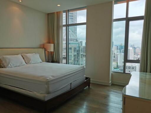 For Rent Bangkok Condo Oriental Residence Wireless BTS Phloen Chit Pathum Wan