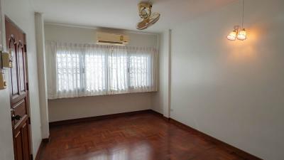 For Rent Bangkok Town House Sukhumvit BTS Ekkamai Watthana