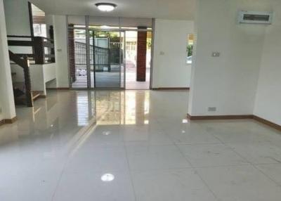 For Rent Bangkok Office Ladprao Chatuchak