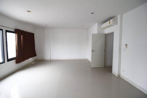 For Sale Samut Prakan Home Office Thepharak Bang Sao Thong