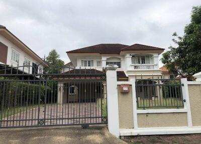 For Sale and Rent Samut Prakan House Ladawan Srinakarin BTS Bang Na Bang Phli
