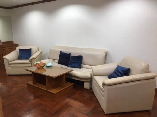 For Rent Bangkok Condo Baan Suanpetch Sukhumvit 39 BTS Phrom Phong Watthana