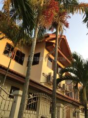 KTH5288: 7 Bedroom Villa with Private Pool in Kathu