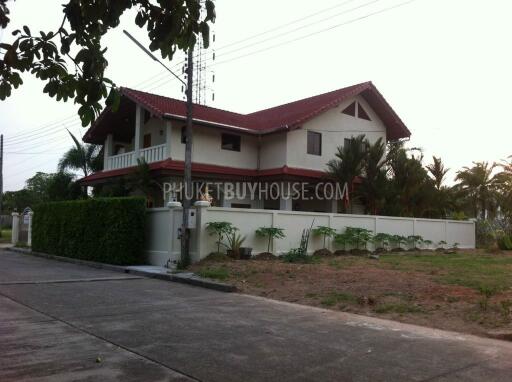 KTH5288: 7 Bedroom Villa with Private Pool in Kathu