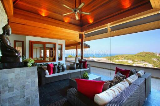 SUR5268: Luxury villa 5 bedrooms with stunning sea views