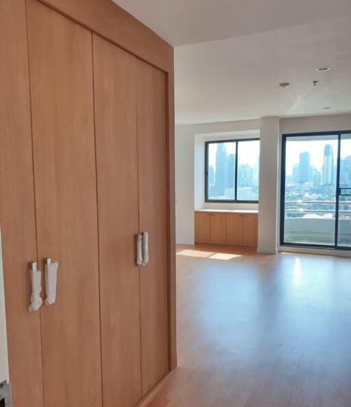 For Rent Bangkok Condo Charoenjai Place Ekkamai 12 BTS Ekkamai Watthana