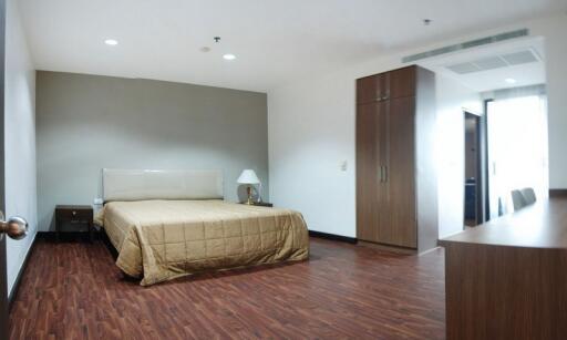 For Rent Bangkok Condo Charoenjai Place Ekkamai 12 BTS Ekkamai Watthana