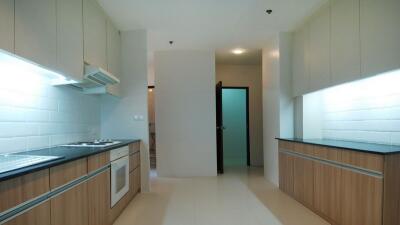 For Rent Bangkok Condo Charoenjai Place Ekkamai 12 BTS Ekkamai Watthana