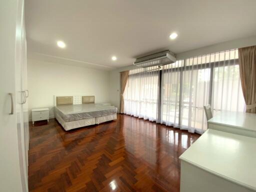 For Rent Bangkok Condo T.P.J. Condo Sukhumvit 49/11 BTS Phrom Phong MRT Sukhumvit Watthana