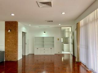 For Rent Bangkok Condo T.P.J. Condo Sukhumvit 49/11 BTS Phrom Phong MRT Sukhumvit Watthana