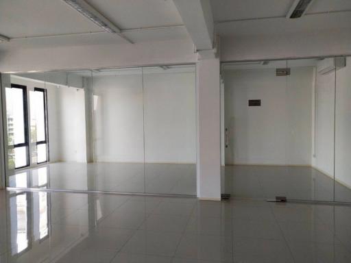 For Rent Office Sukhumvit BTS Udom Suk Bang Na