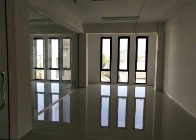 For Rent Office Sukhumvit BTS Udom Suk Bang Na