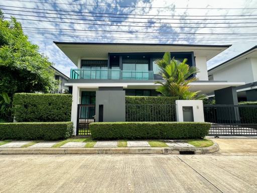 For Sale Bangkok House Setthasiri Krungthep Kreetha Hua Mak Bang Kapi