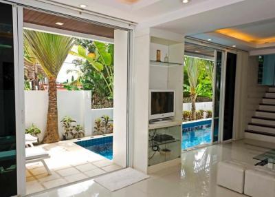 4 bedrooms villa for sale in Patong
