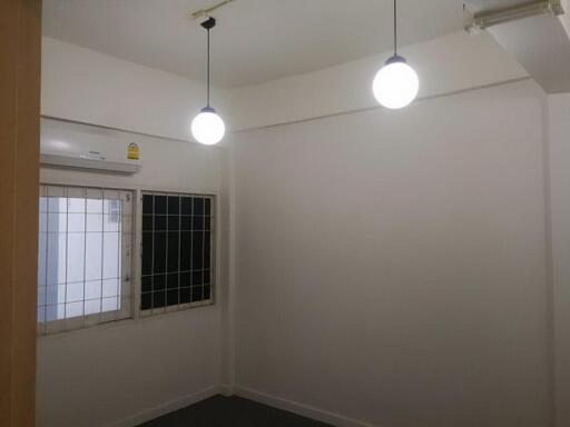 For Rent Bangkok Town House Sukhumvit BTS Ekkamai Watthana