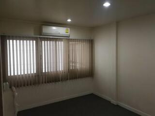 For Rent Bangkok Town House Sukhumvit BTS Ekkamai Watthana