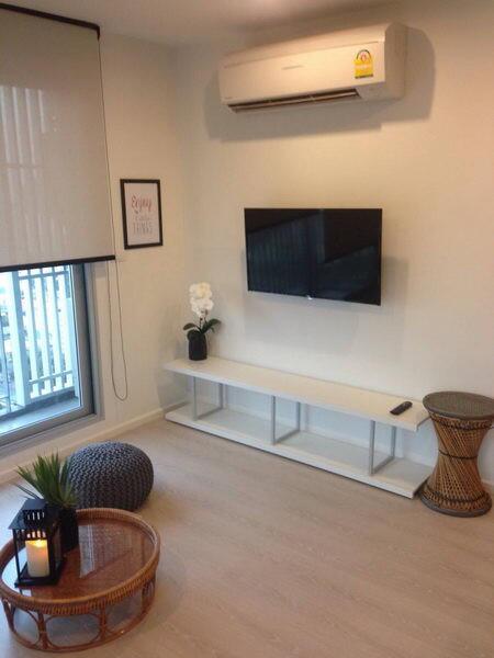 For Rent Bangkok Condo Rhythm Sathorn-Narathiwas Narathiwas BTS Chong Nonsi Sathorn