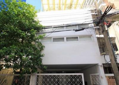 For Rent Bangkok Town House Sukhumvit BTS Ekkamai Watthana