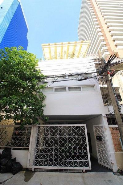 For Rent Bangkok Town House Sukhumvit BTS Ekkamai Watthana