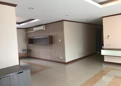 For Rent Bangkok Apartment Building  BTS Phra Khanong Watthana