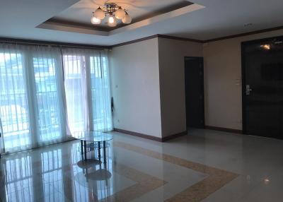 For Rent Bangkok Apartment Building  BTS Phra Khanong Watthana