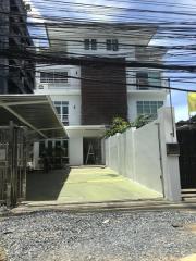 For Sale and Rent Bangkok Home Office Sukhumvit BTS Ekkamai Watthana