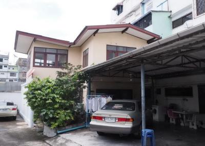 For Sale Bangkok Shophouse Charoen Nakhon BTS Krung Thonburi Khlong San