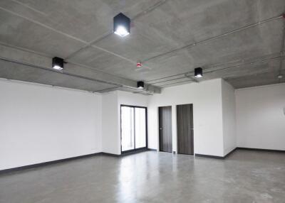 For Rent Office Thonglor BTS Thong Lo Watthana