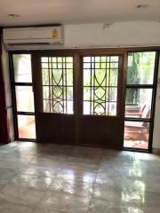 For Rent Bangkok Town House Sukhumvit Watthana