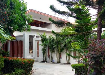 NAI4956: 2 Bedroom Pool Villa in Nai Harn