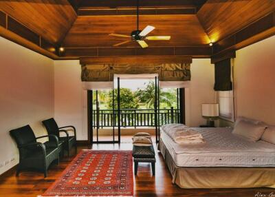 Beautiful 4 Bedrooms Pool Villa for rent in Choeng Thale Phuket