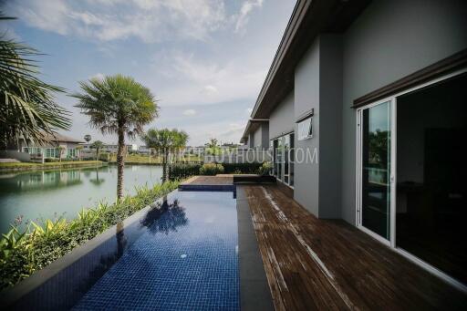 CHE4919: Lake view Pool house - Talang