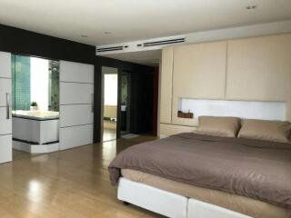 For Sale and Rent Bangkok Condo Las Colinas Sukhumvit 21 BTS Asok MRT Sukhumvit Watthana