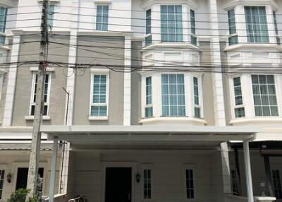 For Rent Bangkok Town House The Preston Krungthep Kreetha Hua Mak Bang Kapi