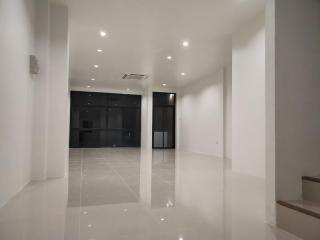 For Sale Pathum Thani Home Office Lat Sawai Lam Luk Ka