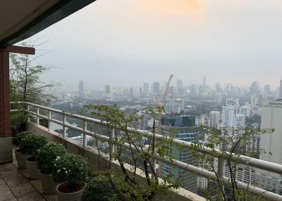 For Sale Bangkok Las Colinas Luxury Condo Sukhumvit 21 BTS Asok MRT Sukhumvit Watthana