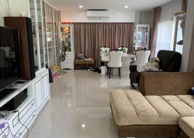 For Sale and Rent Samut Prakan House Centro Bangna km.7 Buanakarin Bang Phli