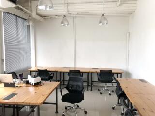 For Rent Serviced Office at Sukhumvit near BTS Phra Khanong Watthana