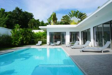 3 bedrooms villas for sale in Rawai, Phuket