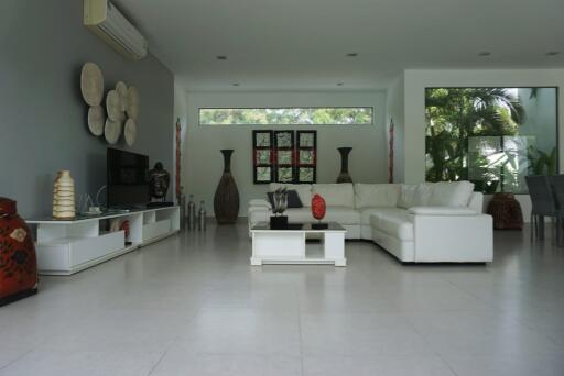 3 bedrooms villas for sale in Rawai, Phuket