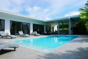 3 bedrooms villas for sale in Rawai, Phuket