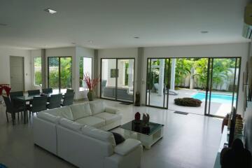 3 bedrooms villas for sale in Rawai, Phuket