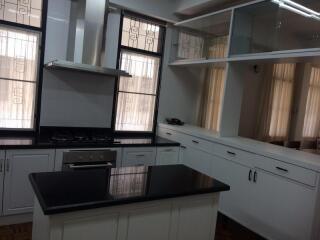 For Rent Bangkok Apartment Sukhumvit 24 BTS Phrom Phong Khlong Toei